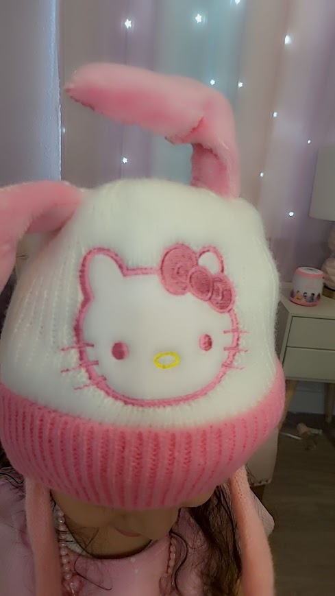 hello kitty Ear Moving Hat