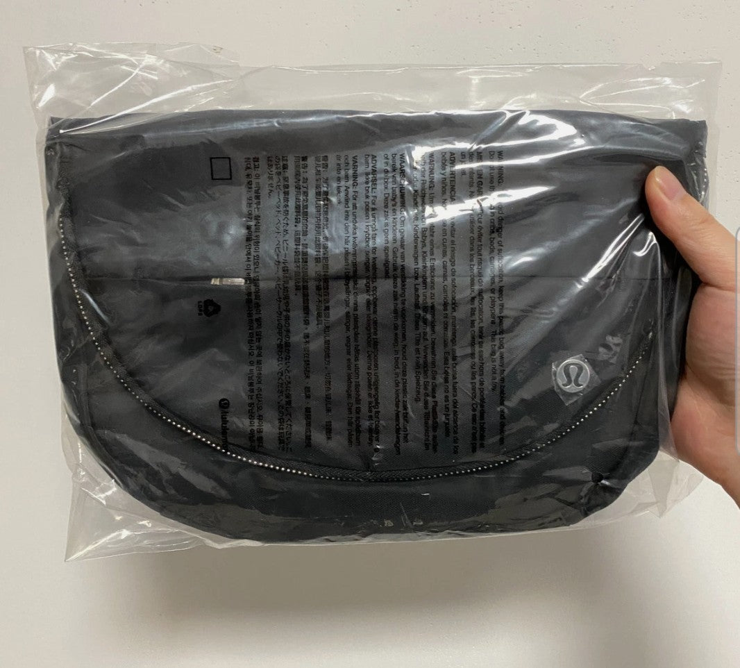 Lululemon All Night Festival Crossbody Micro Belt Bag 2L Black silver