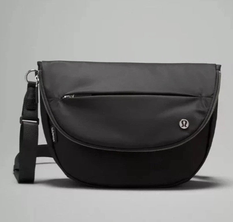 Lululemon All Night Festival Crossbody Micro Belt Bag 2L Black silver