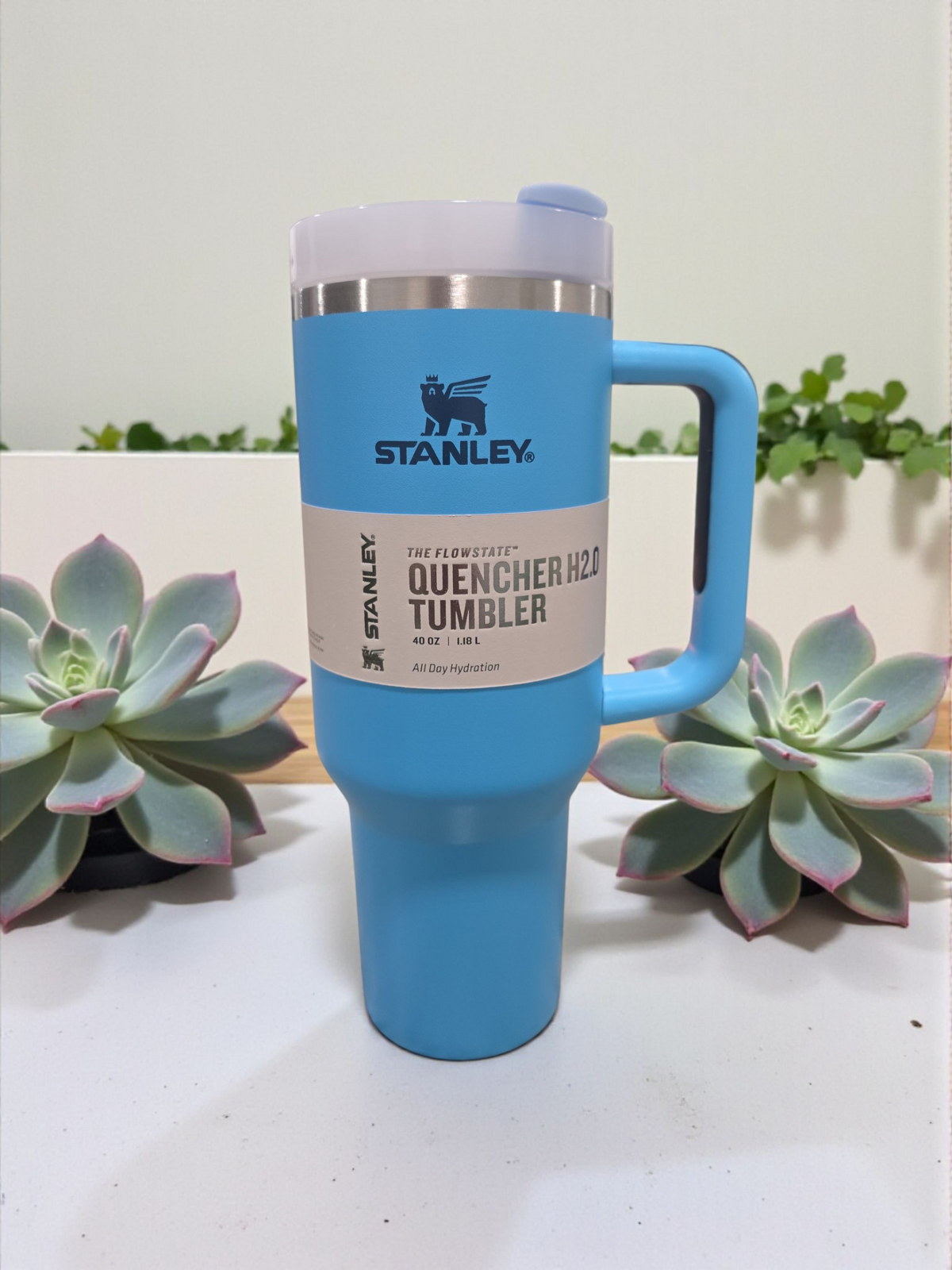 Tumbler cup 40oz quencher with straw new in a box.