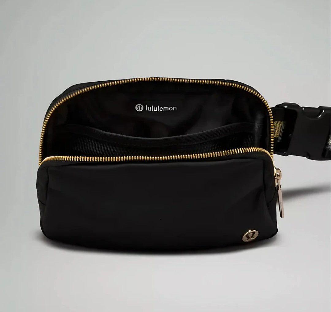 Everywhere belt bag L1  black gold color