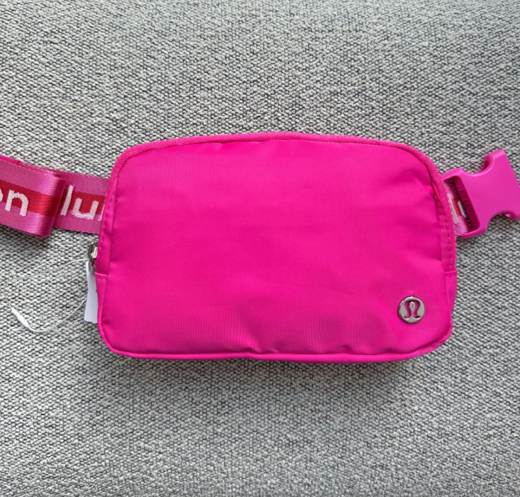 Everywhere belt bag L1 hot pink color