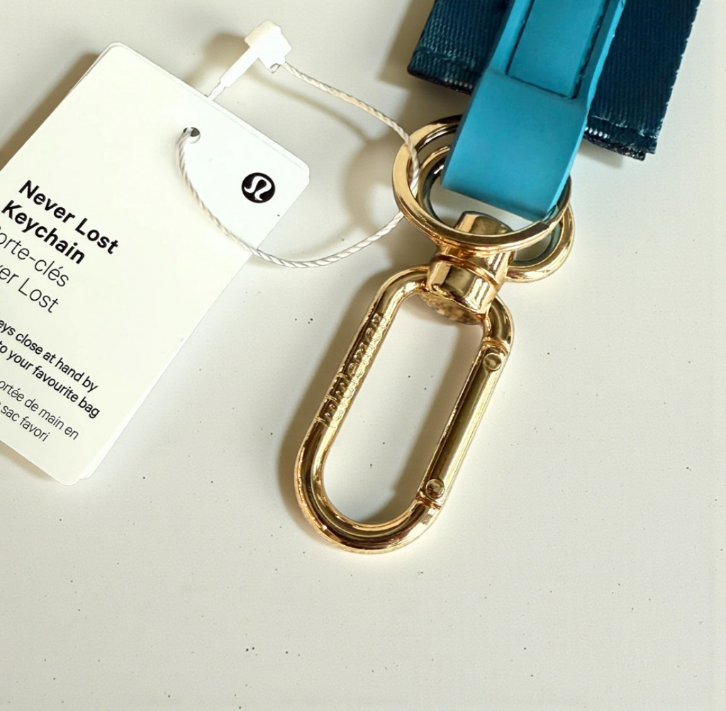 Lulu Never lost keychain strap wordmark